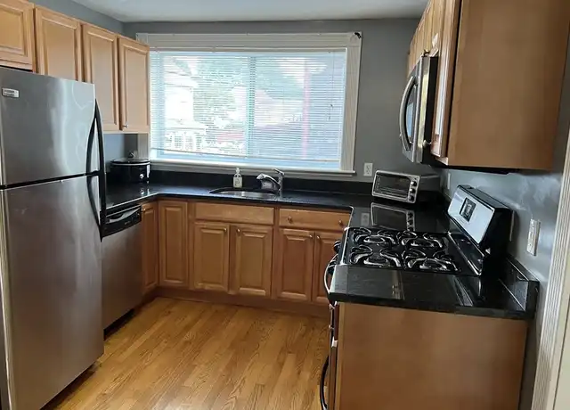 Property at 144 Washington St Unit 4, Peabody, MA, 01960, 1 bed, 1 bath, [object Object]