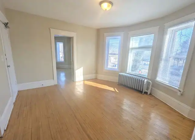 Property at 288 Thomas Ave W Unit 288-1, St Paul, MN, 55103, 2 beds, 1 bath, [object Object]