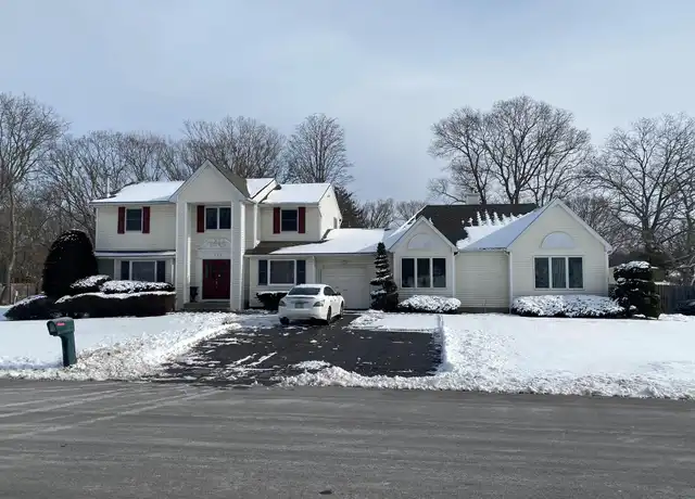 Property at 115 Hammond Rd, Centereach, NY, 11720, 2 beds, 1.5 baths, [object Object]