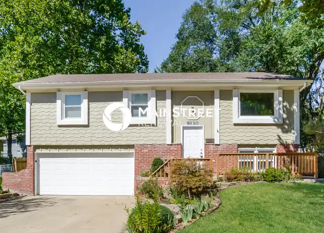 Property at 9130 Grant Ln, Overland Park, KS, 66212, 3 beds, 2 baths, [object Object]