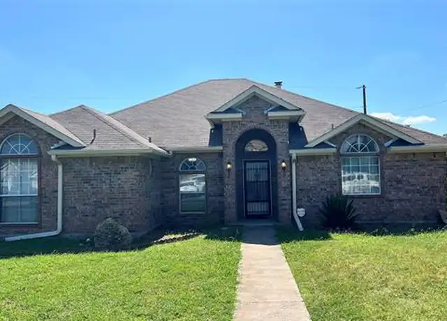 Property at 1800 Avon Dr, Corinth, TX, 76210, 4 beds, 2 baths, [object Object]
