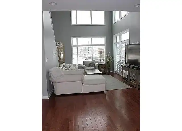 Property at 733 Capitol Loft Apartments - 733 N Capitol Ave, Indianapolis, IN, 46204, 2 beds, 2.5 baths, [object Object]
