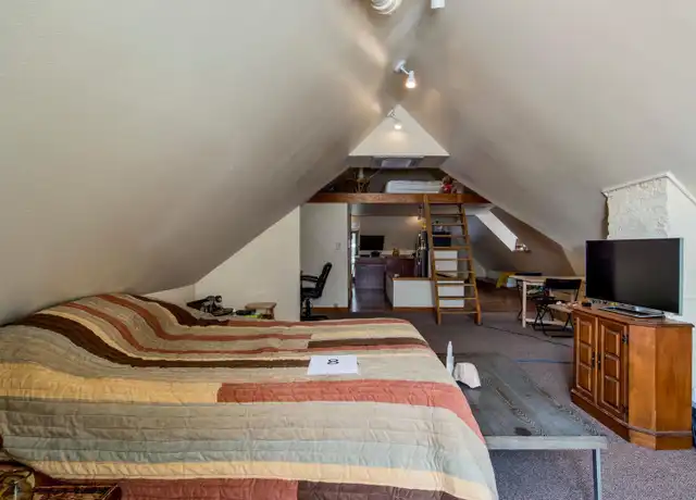 Property at 1119 N Pearl St Unit 8, Denver, CO, 80203, 1 bed, 1 bath, [object Object]