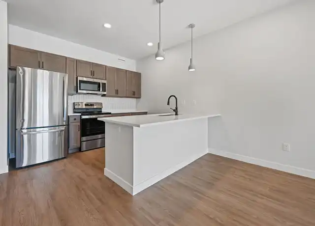 Property at 115 E Washington St Unit 405, Appleton, WI, 54911, 1 bed, 1 bath, [object Object]