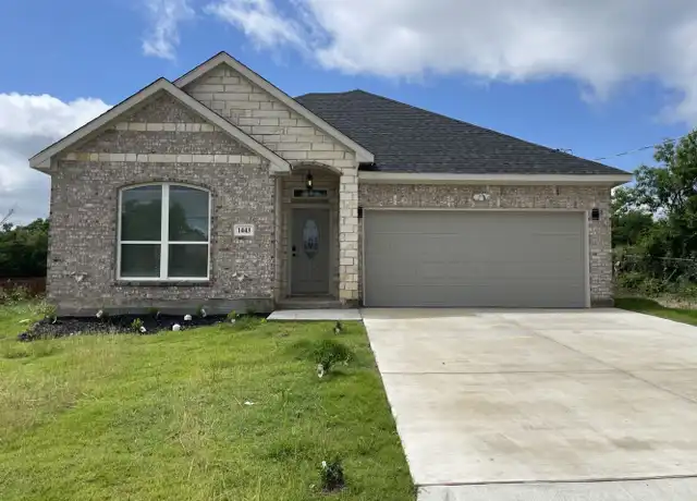 Property at 1443 Vine St, Weatherford, TX, 76086, 4 beds, 2 baths, [object Object]