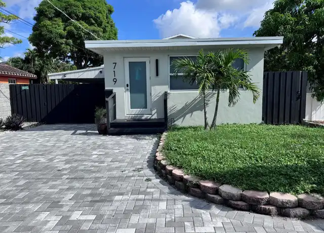 Property at 719 NE 38th St, Oakland Park, FL, 33334, 2 beds, 2 baths, [object Object]