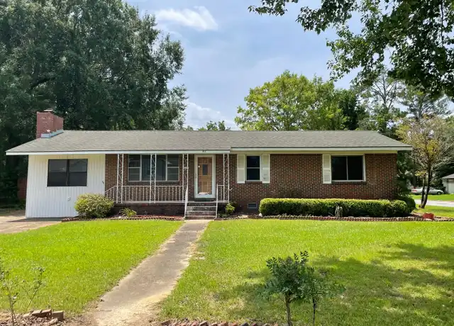 Property at 1111 W Hickory St, Sylacauga, AL, 35150, 3 beds, 2.5 baths, [object Object]