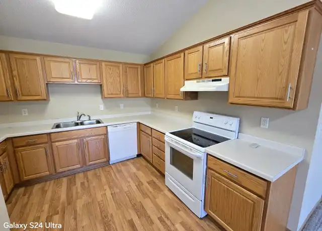 Property at 300 Central Ave Unit 06, Buffalo, MN, 55313, 2 beds, 1 bath, [object Object]