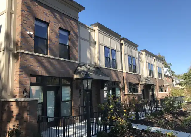 Property at 1042 S 30th Ave Unit 1042-201, Omaha, NE, 68105, 1 bed, 1 bath, [object Object]