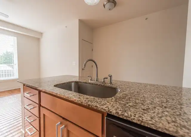 Property at Euclid Square - 20 E Daniels St, Cincinnati, OH, 45219, 1 bed, 1 bath, [object Object]