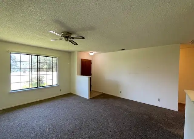 Property at 40411 Live Oak Dr, Oakhurst, CA, 93644, 2 beds, 2 baths, [object Object]