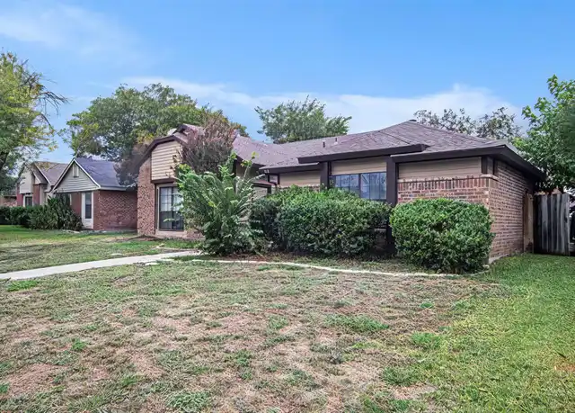 Property at 318 Liberty Pl, Grand Prairie, TX, 75052, 2 beds, 2 baths, [object Object]