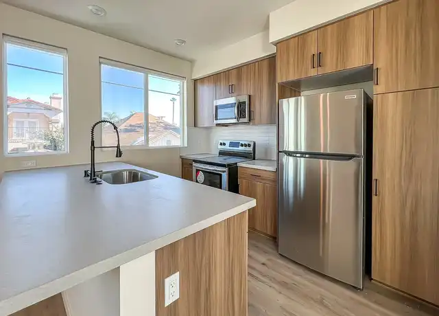 Property at 611 Highland Ave, National City, CA, 91950, 1-2 bed, 1-2 bath, [object Object]