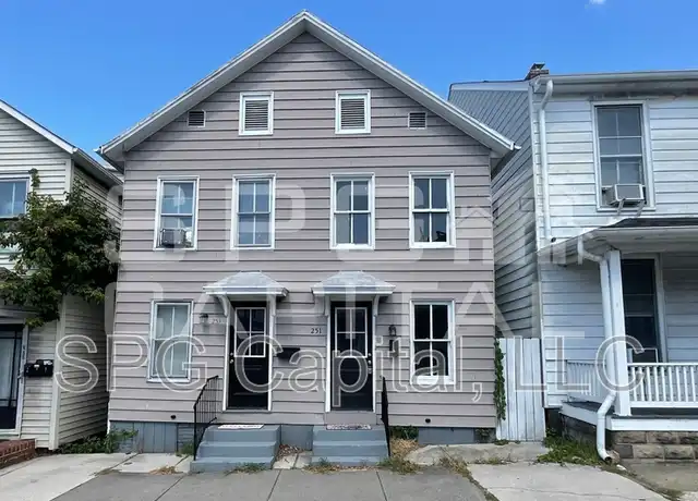 Property at 251 Chambersburg St, Gettysburg, PA, 17325, 2 beds, 1 bath, [object Object]