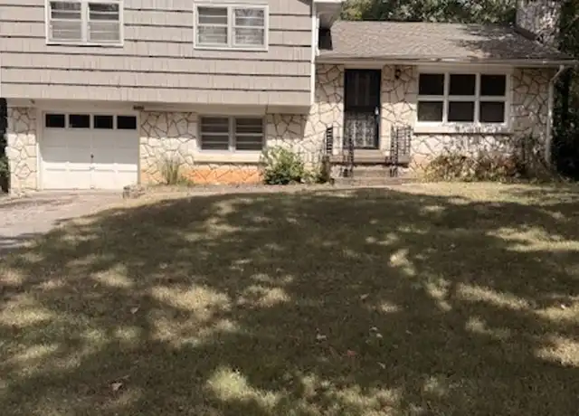 Property at 1525 Park St, Bowling Green, KY, 42101, 4 beds, 2 baths, [object Object]