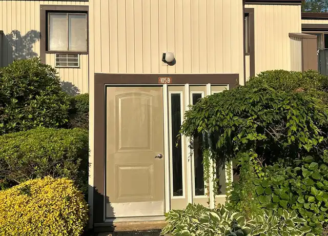 Property at 105 Richmond Blvd Unit 2B, Ronkonkoma, NY, 11779, 2 beds, 1 bath, [object Object]
