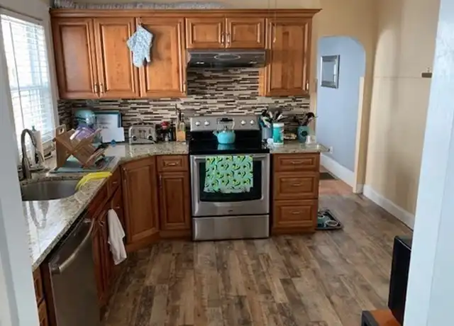 Property at 36 Boston Ave Unit 1, Somerville, MA, 02144, 2 beds, 1 bath, [object Object]