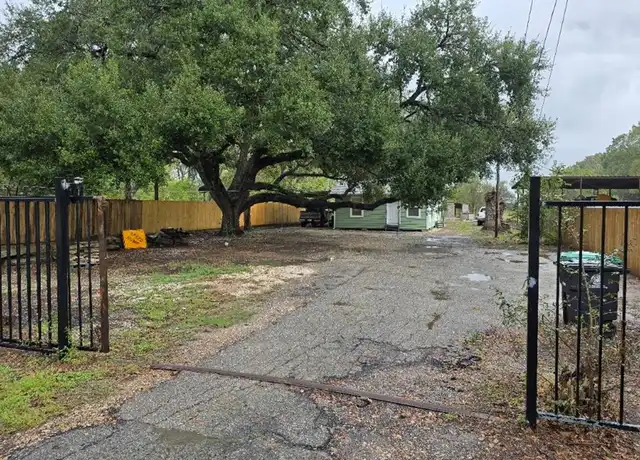 Property at 13609 Hooper Rd, Houston, TX, 77047, 3 beds, 2 baths, [object Object]