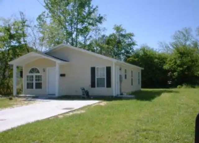 Property at 311 Paxton St, Elizabeth City, NC, 27909, 3 beds, 2 baths, [object Object]