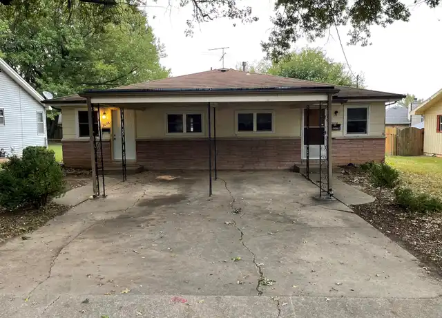 Property at 2036 S Fairway Ave, Springfield, MO, 65804, 2 beds, 1 bath, [object Object]