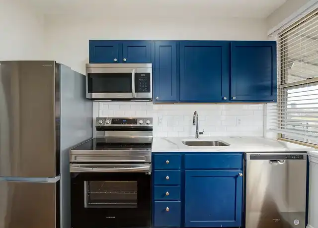 Property at Oakview Apartments - 1014 Oakview Pl, Saint Louis, MO, 63110, 1 bed, 1 bath, [object Object]