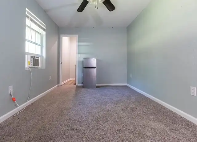 Property at 229 Bishop St Unit 4, Livingston, TX, 77351, 1 bed, 1 bath, [object Object]
