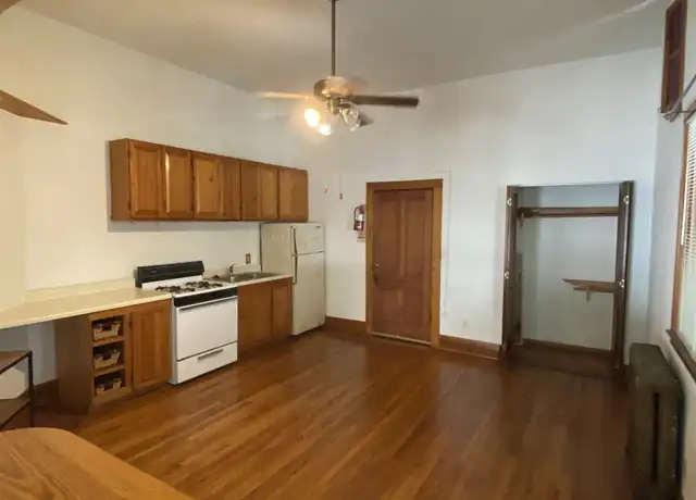 Property at 625 NE 1st St Unit 2, Gainesville, FL, 32601, 1 bed, 1 bath, [object Object]