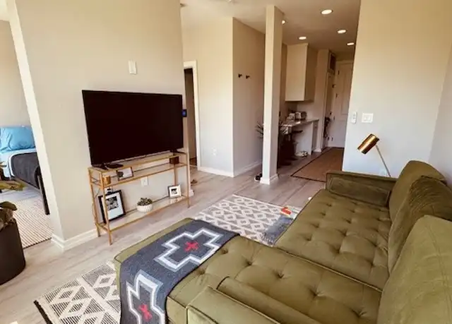 Property at 1900 Barton Springs Rd #5043, Austin, TX, 78704, 1 bed, 1 bath, [object Object]