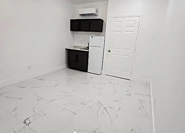 Property at 8142 New Kings Rd, Jacksonville, FL, 32219, 1 bed, 1 bath, [object Object]