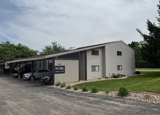 Property at 1601 N Hershey Rd Unit 7, Bloomington, IL, 61704, 2 beds, 2 baths, [object Object]