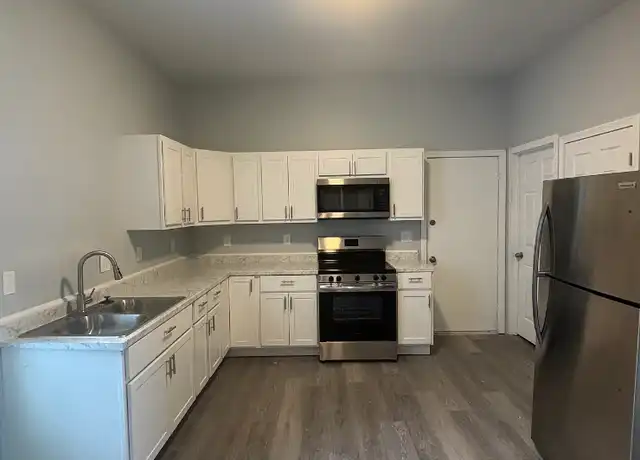 Property at 64 Thompson St Unit 1, Springfield, MA, 01109, 2 beds, 1 bath, [object Object]