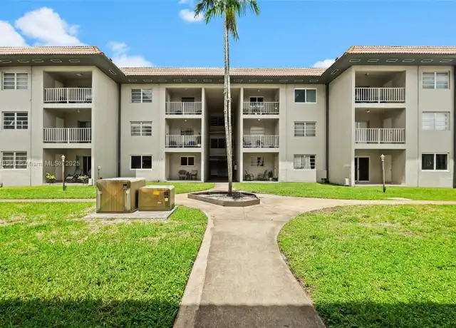 Property at 13920 Lake Placid Ct Unit B23, Miami Lakes, FL, 33014, 1 bed, 1 bath, [object Object]