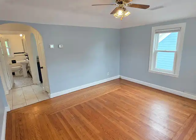 Property at 98 Robinson Ave, Pawtucket, RI, 02861, 2 beds, 1 bath, [object Object]
