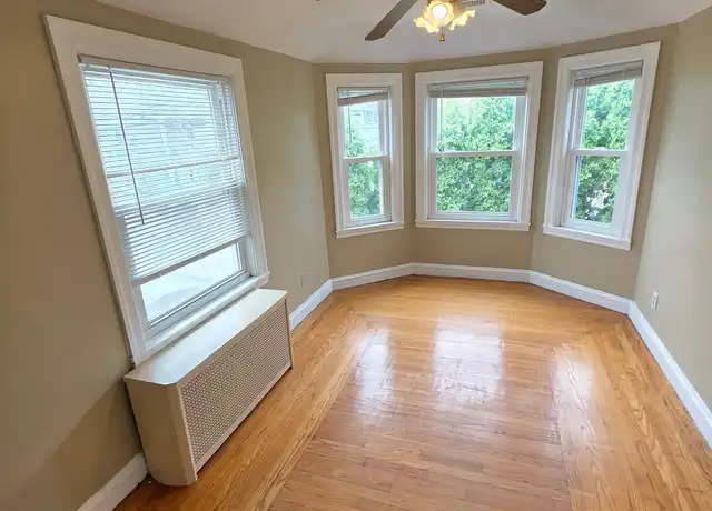 Property at 98 Robinson Ave, Pawtucket, RI, 02861, 2 beds, 1 bath, [object Object]