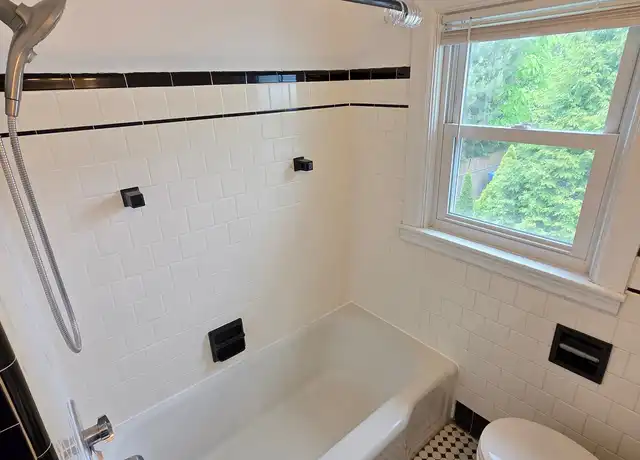 Property at 98 Robinson Ave, Pawtucket, RI, 02861, 2 beds, 1 bath, [object Object]