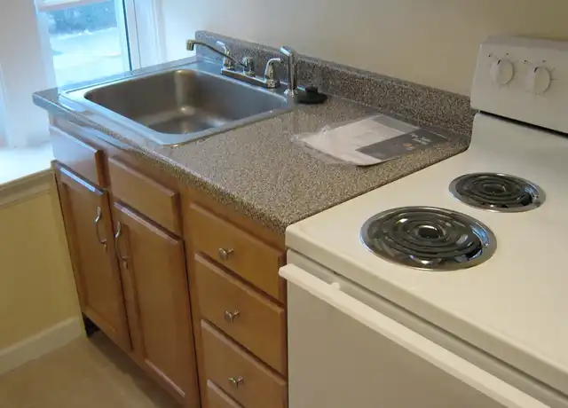 Property at 79 West St, Worcester, MA, 01609, 1 bed, 1 bath, [object Object]