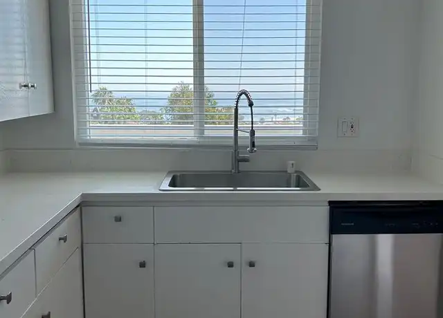 Property at 404 Loma Ter Unit B, Laguna Beach, CA, 92651, 2 beds, 2 baths, [object Object]