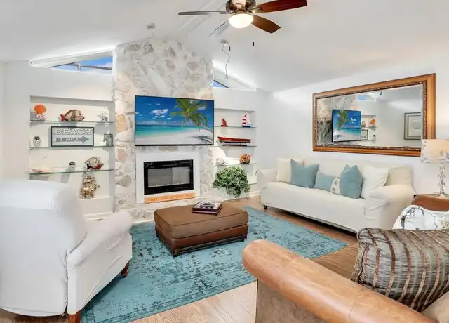 Property at 955 Iris Ct, Marco Island, FL, 34145, 4 beds, 3 baths, [object Object]