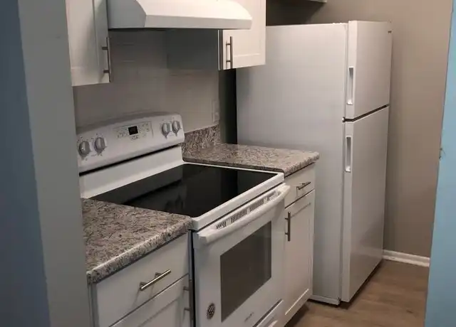 Property at 300 Holly Hills Rd Unit R256, Columbus, MS, 39705, 1 bed, 1 bath, [object Object]