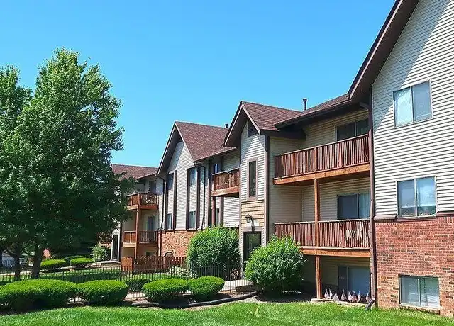 Property at Chateau Knoll - 2900 Middle Rd, Bettendorf, IA, 52722, 1-3 bed, 1-2 bath, [object Object]