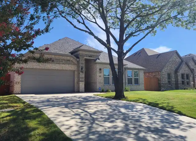 Property at 1025 E Coral Way, Grand Prairie, TX, 75051, 4 beds, 2.5 baths, [object Object]