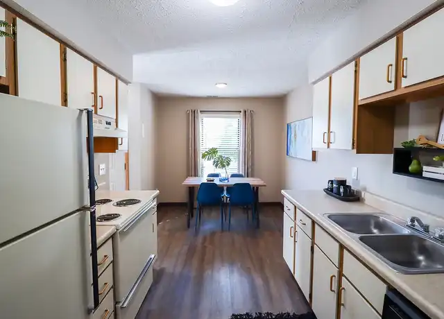 Property at Lakes of Westdale - 5746 Lakewell Ct, Galloway, OH, 43119, 1-2 bed, 1 bath, [object Object]