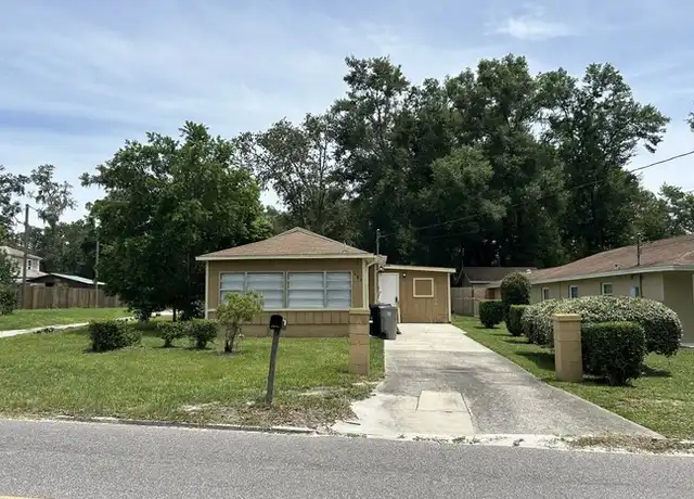 Property at 403 Monroe Ave, Apopka, FL, 32703, 3 beds, 3 baths, [object Object]