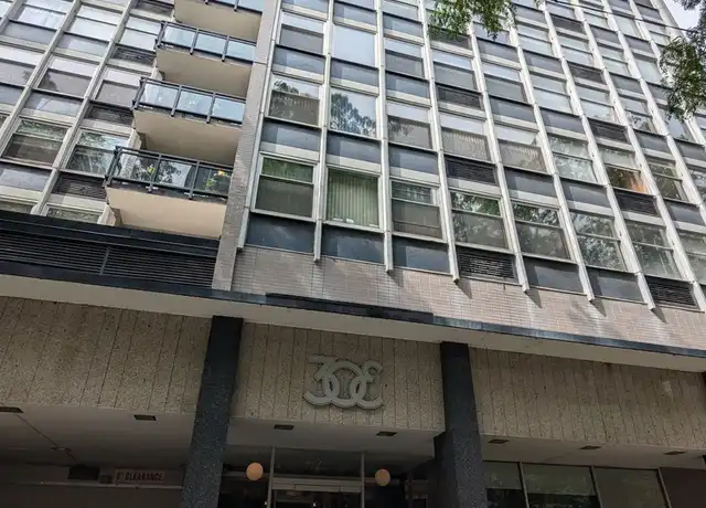Property at 30 E Elm St Unit 4E, Chicago, IL, 60611, 1 bed, 1 bath, [object Object]