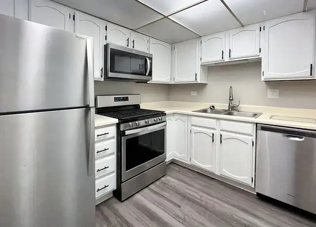 Property at Willows of Wheaton - 2019 N Main St, Wheaton, IL, 60187, 2-3 beds, 2 baths, [object Object]