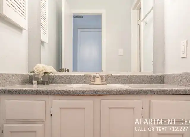 Property at 2406 Hackett Dr Unit 2910, Houston, TX, 77008, 2 beds, 2 baths, [object Object]