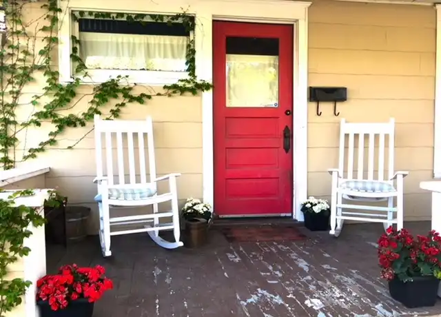 Property at 1515 S 28th St, Omaha, NE, 68105, 3 beds, 1 bath, [object Object]