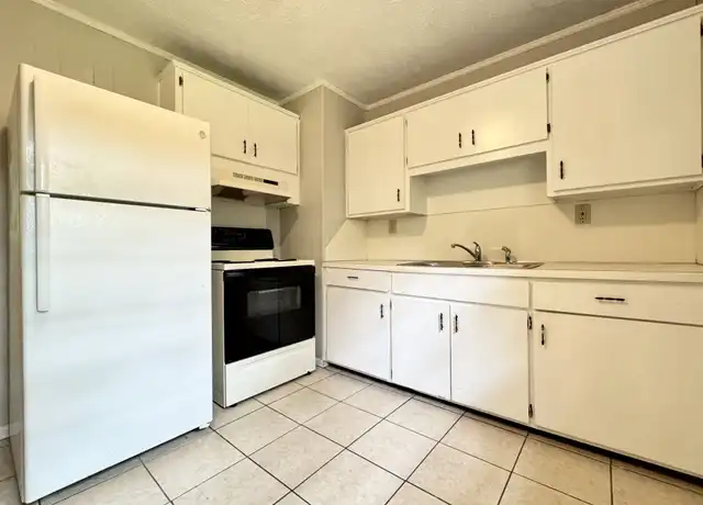 Property at 1028 Vera Dr, Columbus, GA, 31906, 3 beds, 1 bath, [object Object]