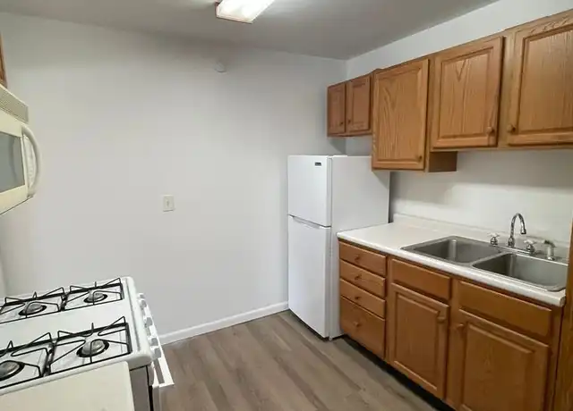 Property at 965 Grove St, Meadville, PA, 16335, 1 bed, 1 bath, [object Object]