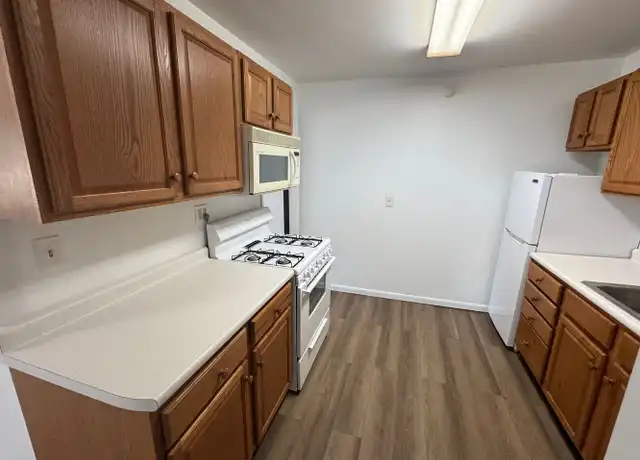 Property at 965 Grove St, Meadville, PA, 16335, 1 bed, 1 bath, [object Object]